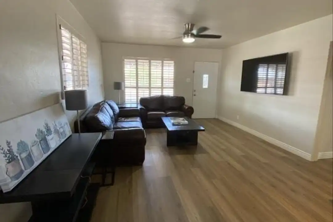 2012 W Indianola Ave - View 4