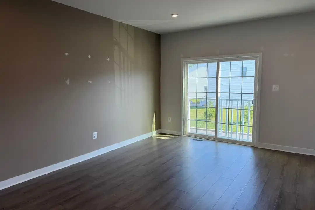 927 Ericcson Ln - View 6