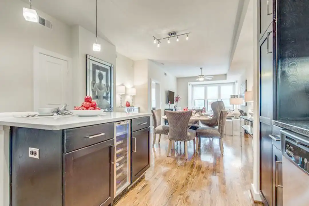 2701 W Dallas St - View 4