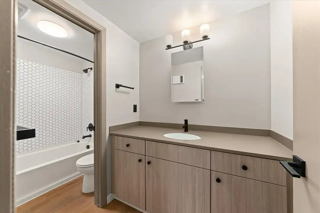 Greenview Manor Apartments – photo 1