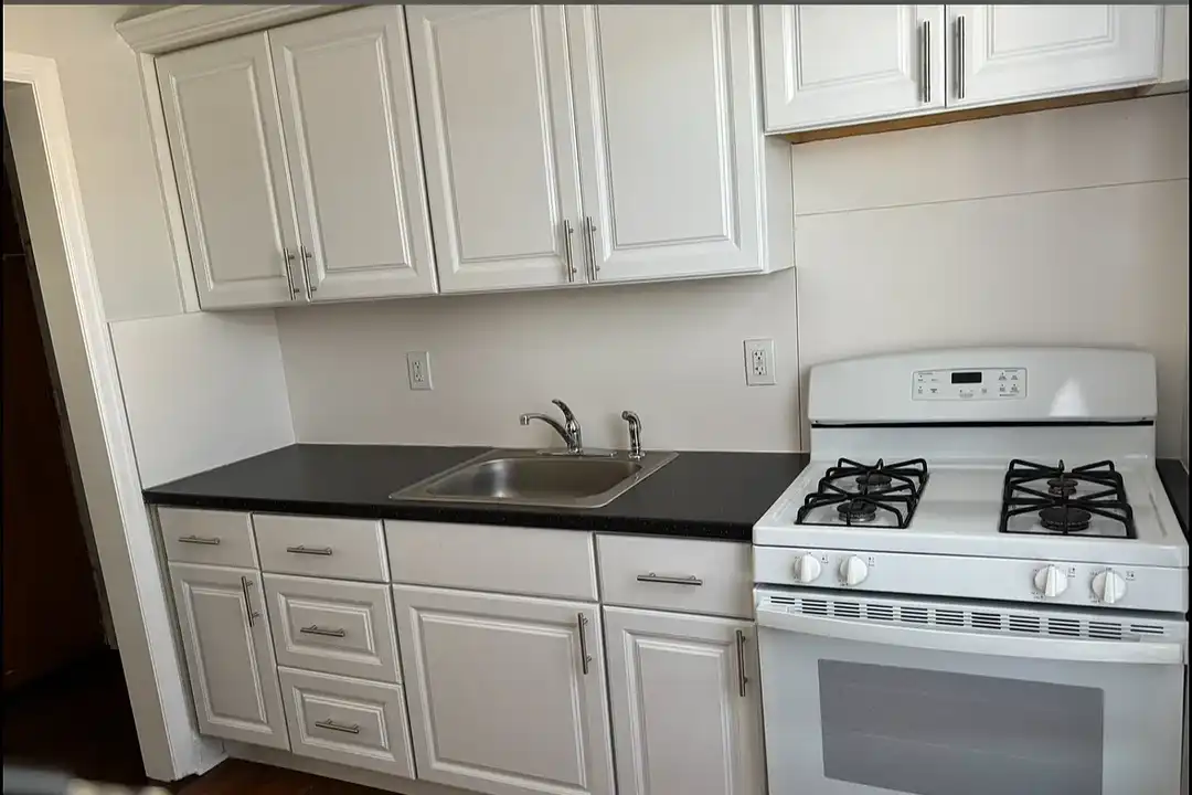 Maple Gardens Apartments – photo 1