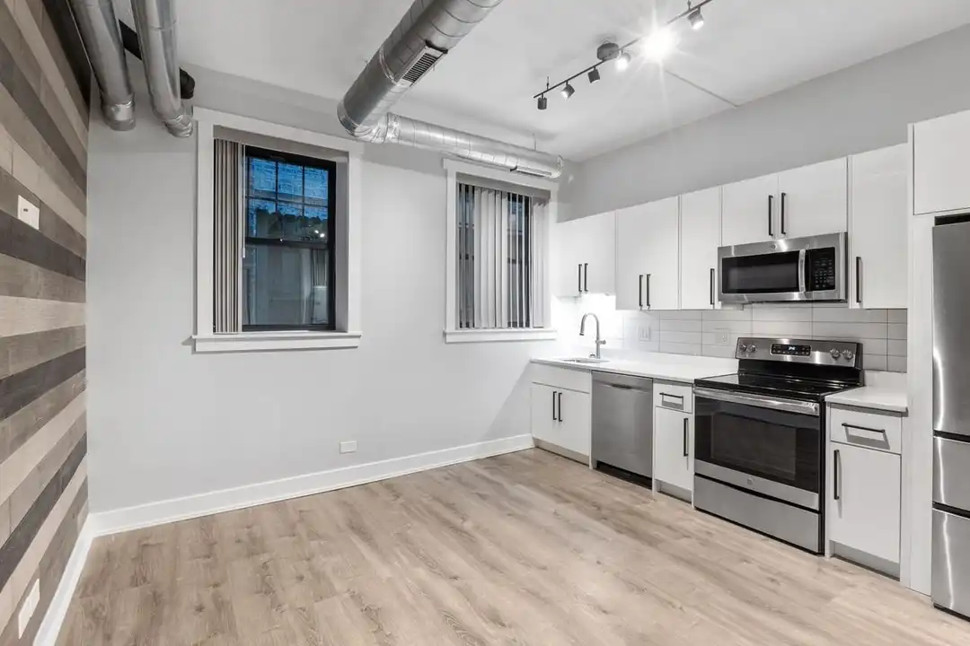 7645 N Sheridan Rd – pohled 4