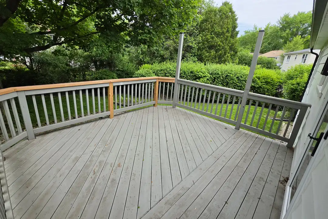112 Deerpath Dr – photo 1