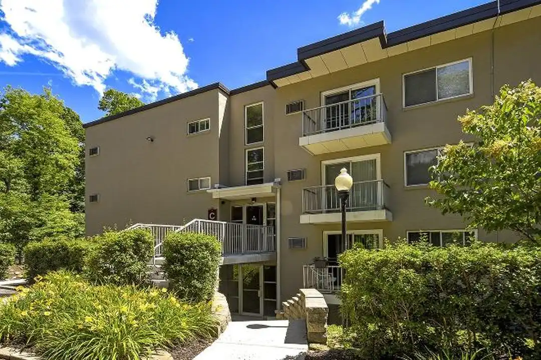 30 E Jefferson St - View 4