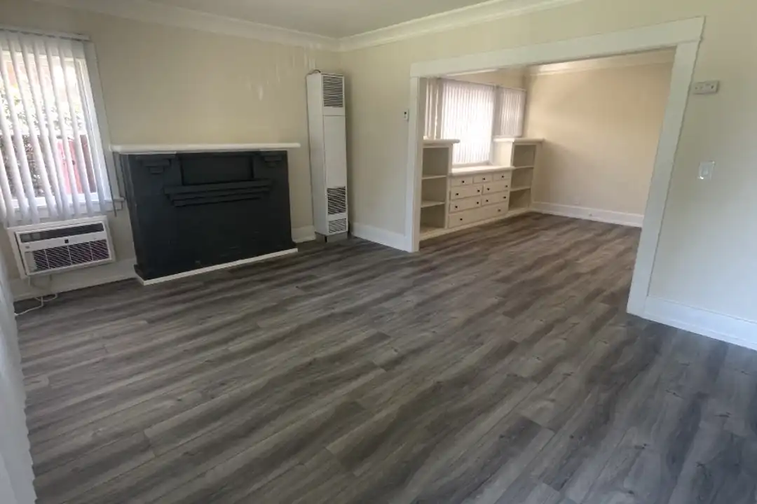 204 N Cedar St unit 206 - View 3