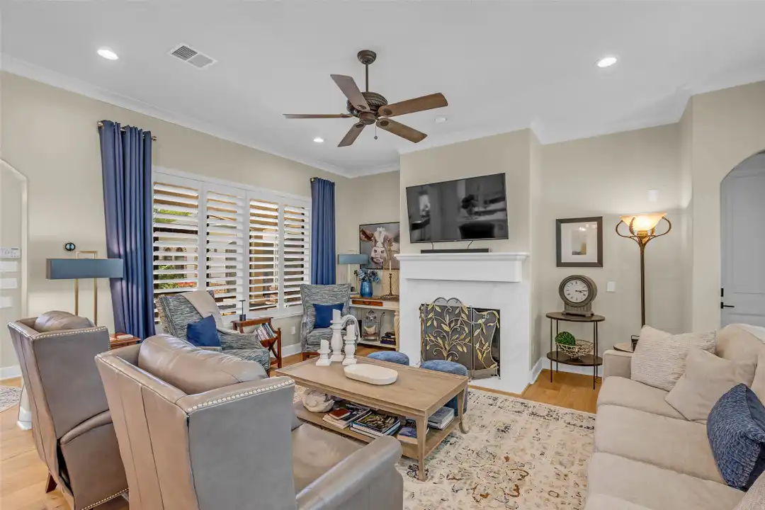 63 Fairway Park unit Main - View 2