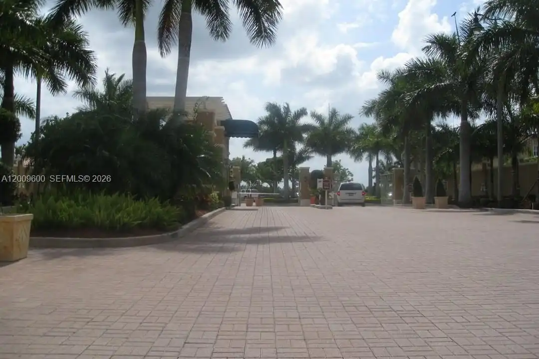 6630 NW 114th Ave unit 1503 - View 4