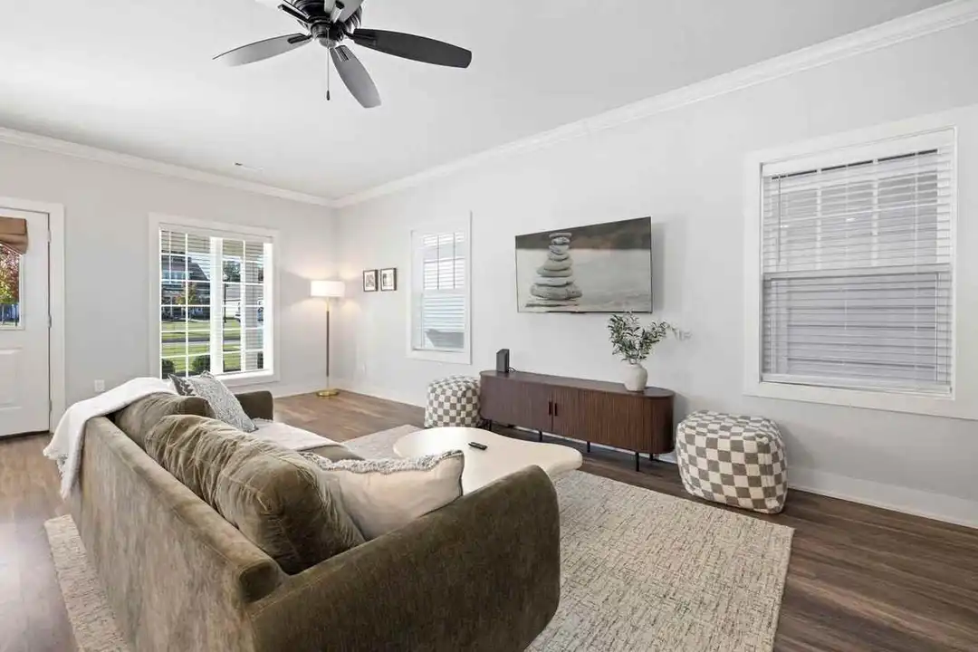 913 NE Hts Ln unit 1257064P - View 2