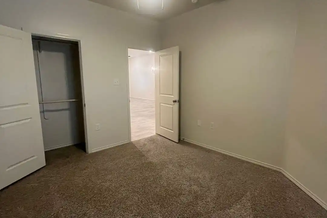 2613 136th St - More