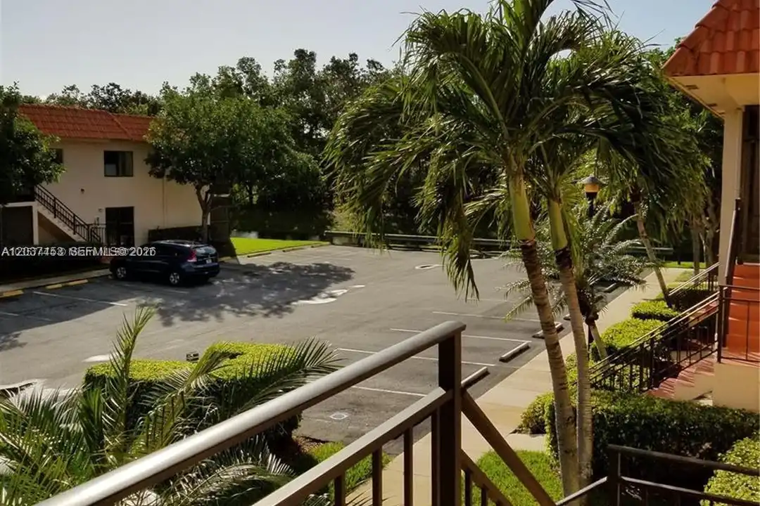 369 Lakeview Dr unit 204 - View 5