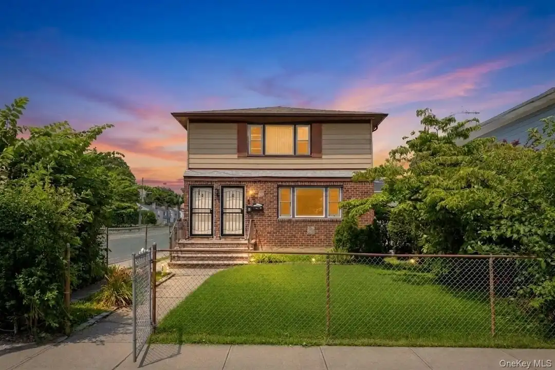 5 Tyler Ave – photo 1 of 20