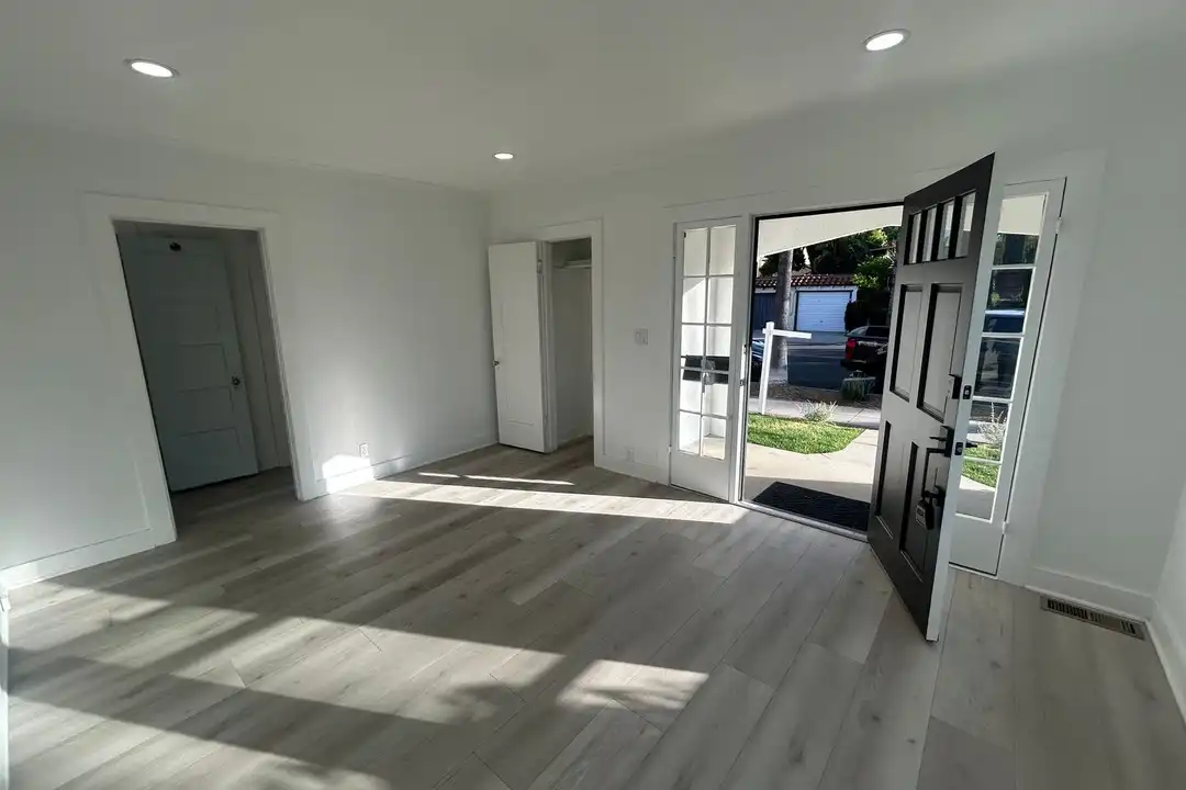 217 N Bel Aire Dr - View 4