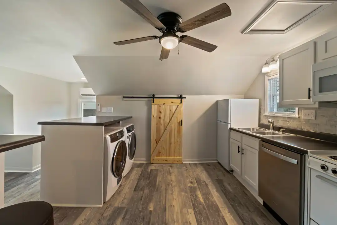 1205 Charleston Ave unit 3 – photo 1