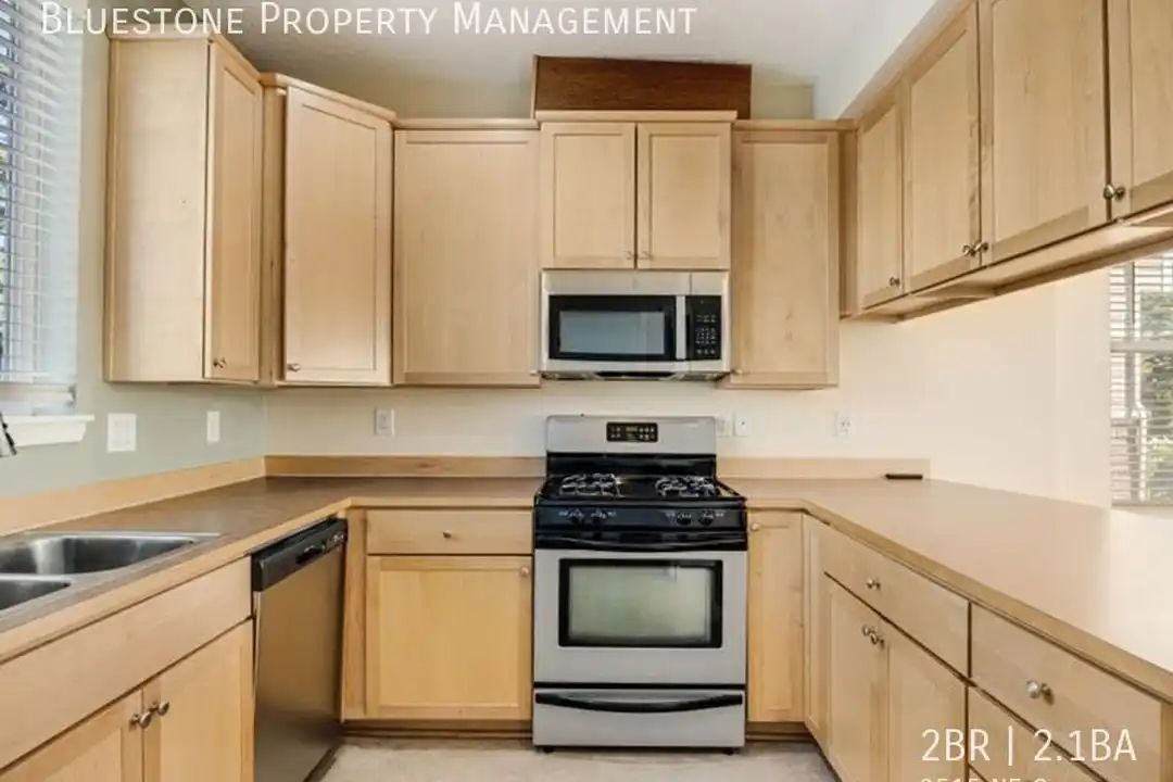 3515 NE Grand Ave - View 3