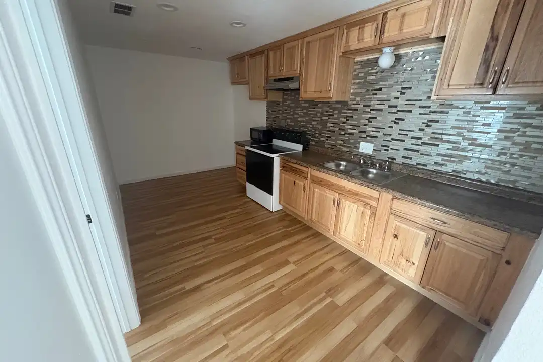401 S Jefferson St unit 3 - View 3