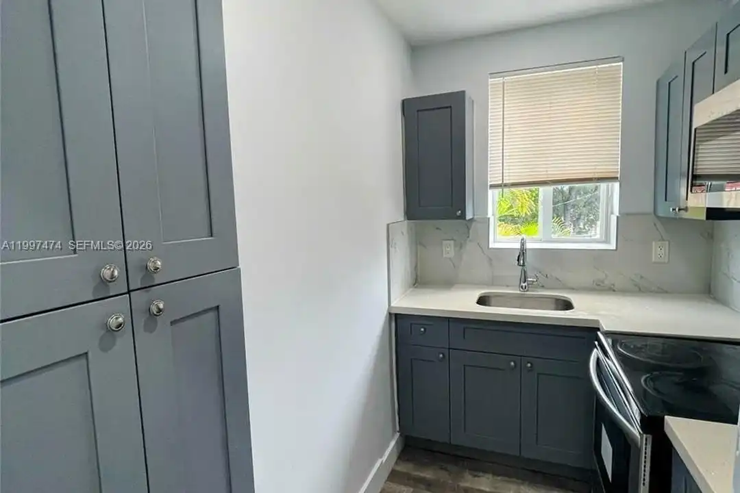 1036 SW 5th St #8 - View 6