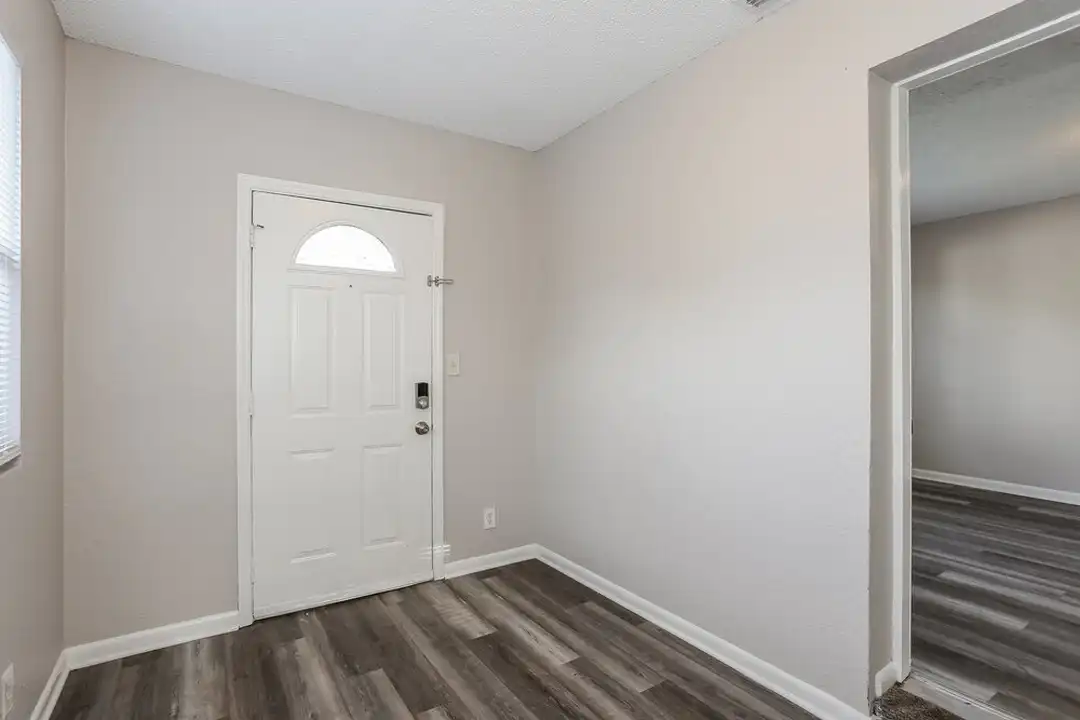 5528 Vernon Rd – pohled 3