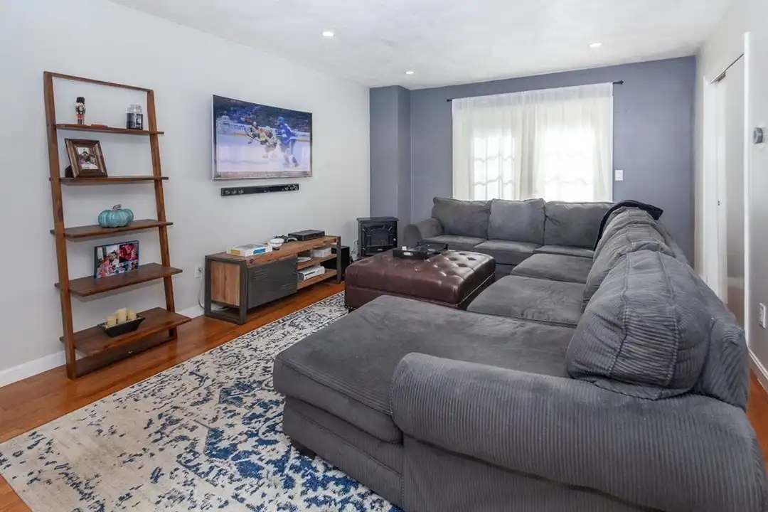 57 Victory Rd unit 1 - View 3