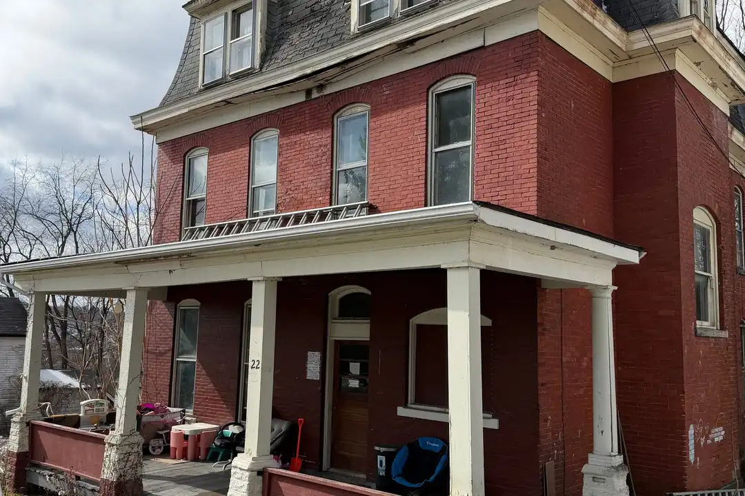 22 Pearl Ave unit 1
