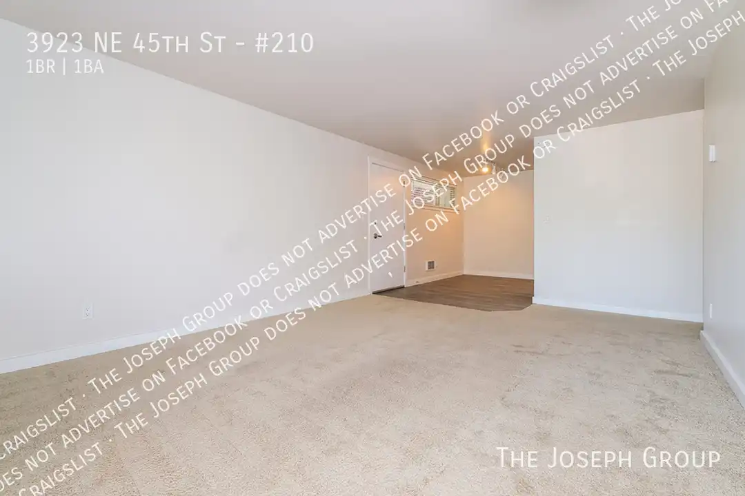 3923 NE 45th St – pohled 2