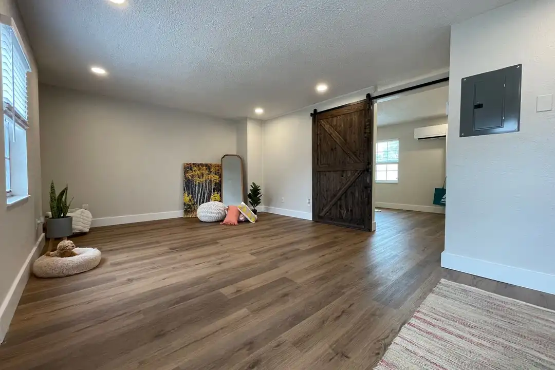 1225 Moselle Ave unit 15 - View 3