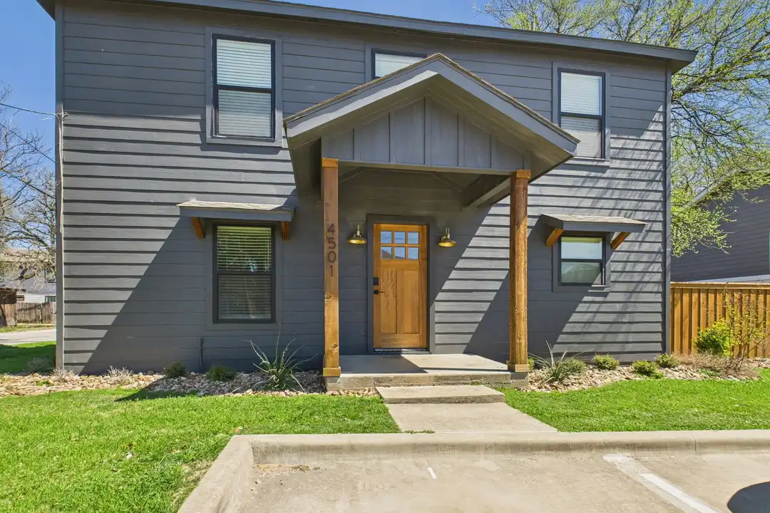 4501 College Main St unit 4 – photo 1