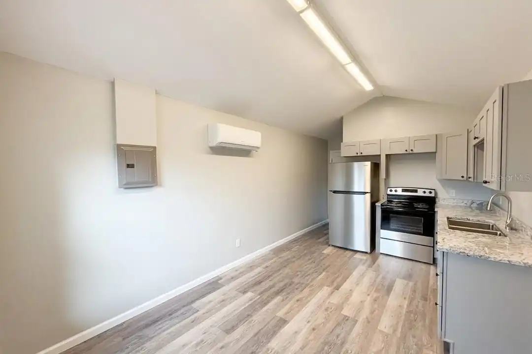 115 Ave F SW #B - View 3