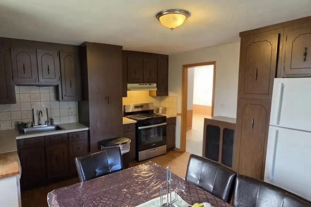 184 Gladstone St unit 3 – photo 1