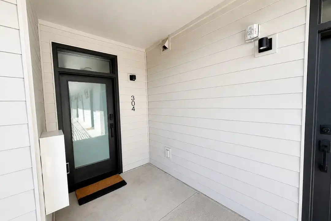 2120 N Downing St unit 304 - View 5