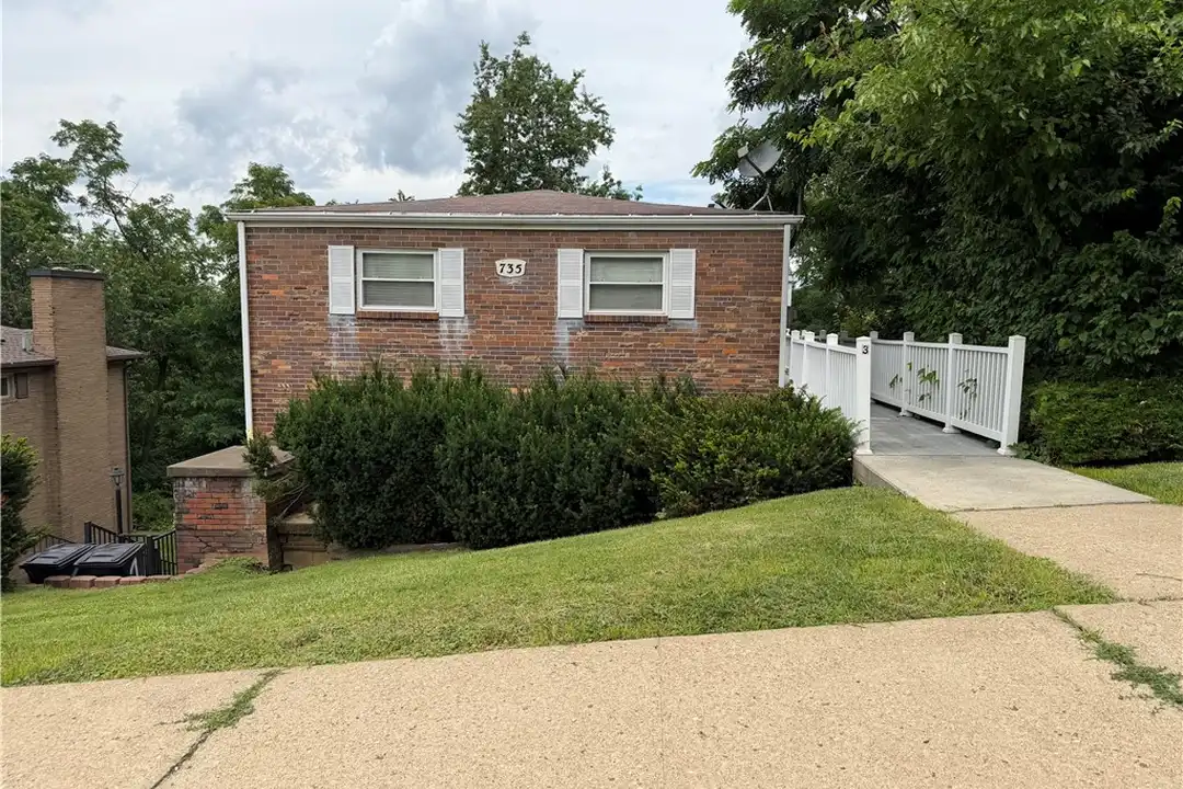 735 Athalia St unit 1 – photo 1 of 21