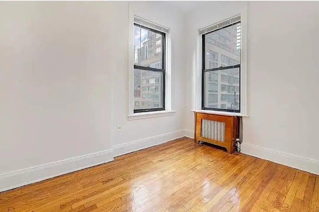 301 E 53rd St - View 5