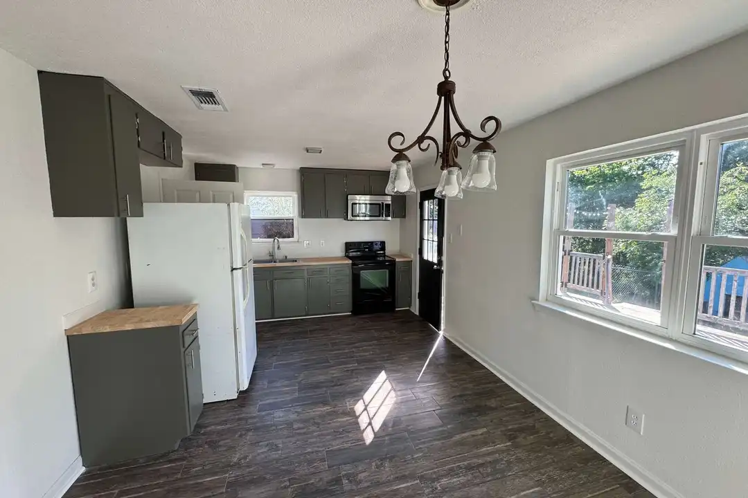 833 Michelle Dr - View 5