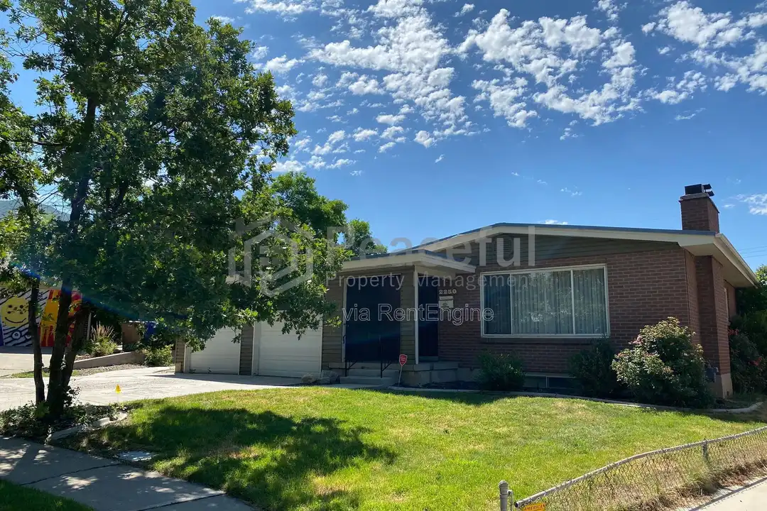 2250 Bryan Ave – photo 1