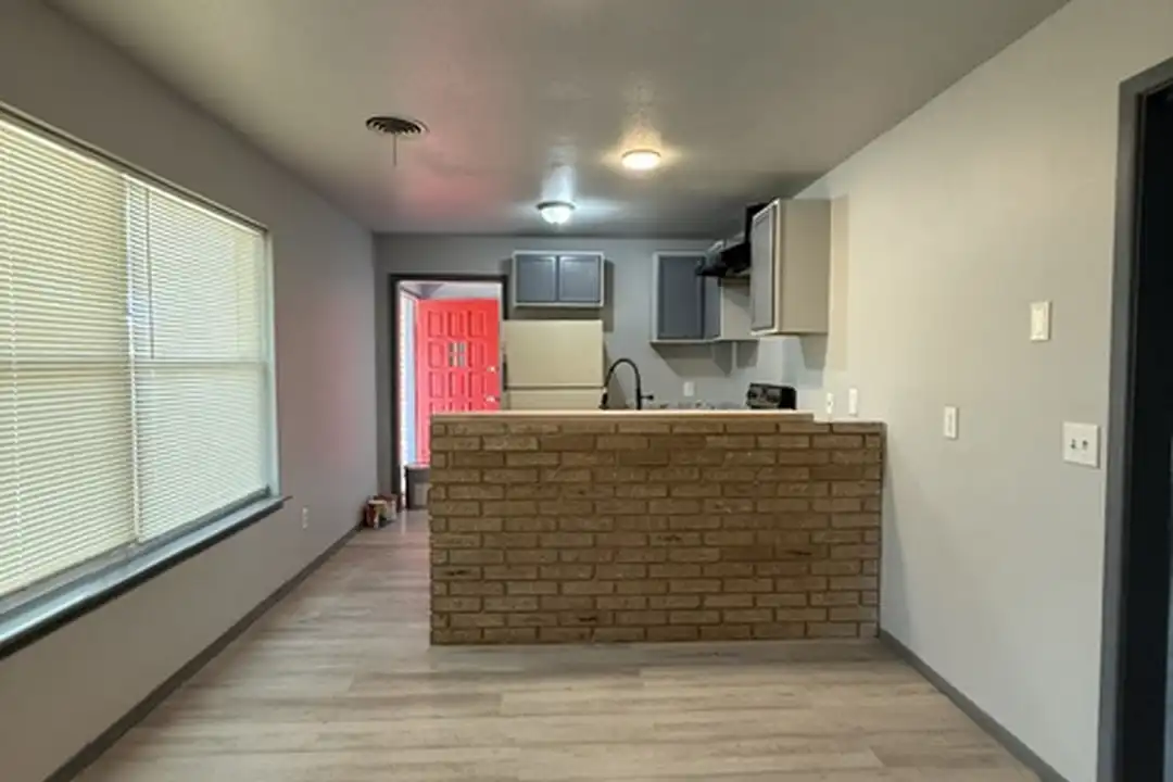 5440 48th St - View 4