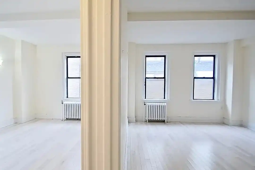 639 W 173rd St unit apt4B - View 5
