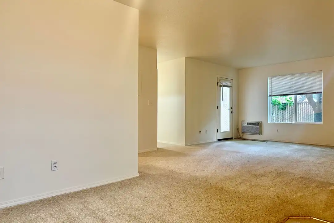 3410 SE 143rd Ave unit 14 - View 3