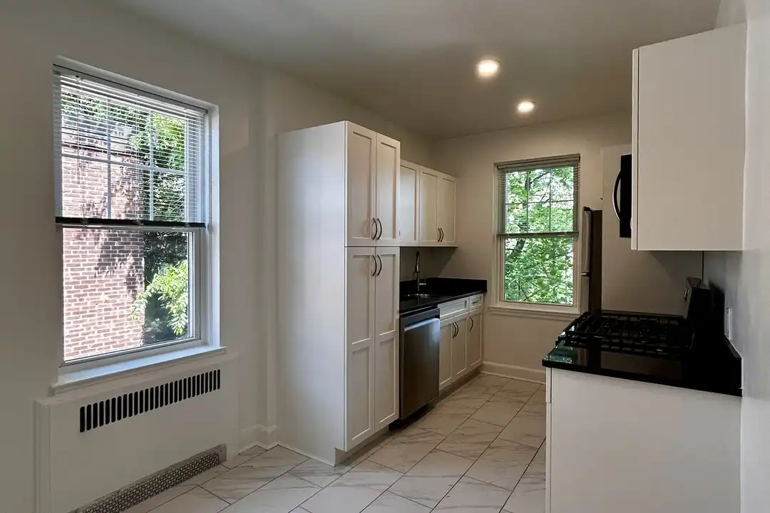 71 Kilsyth Rd unit 2A - View 2