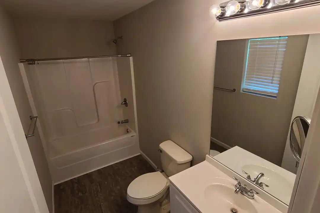 2101 Nadine St - View 5
