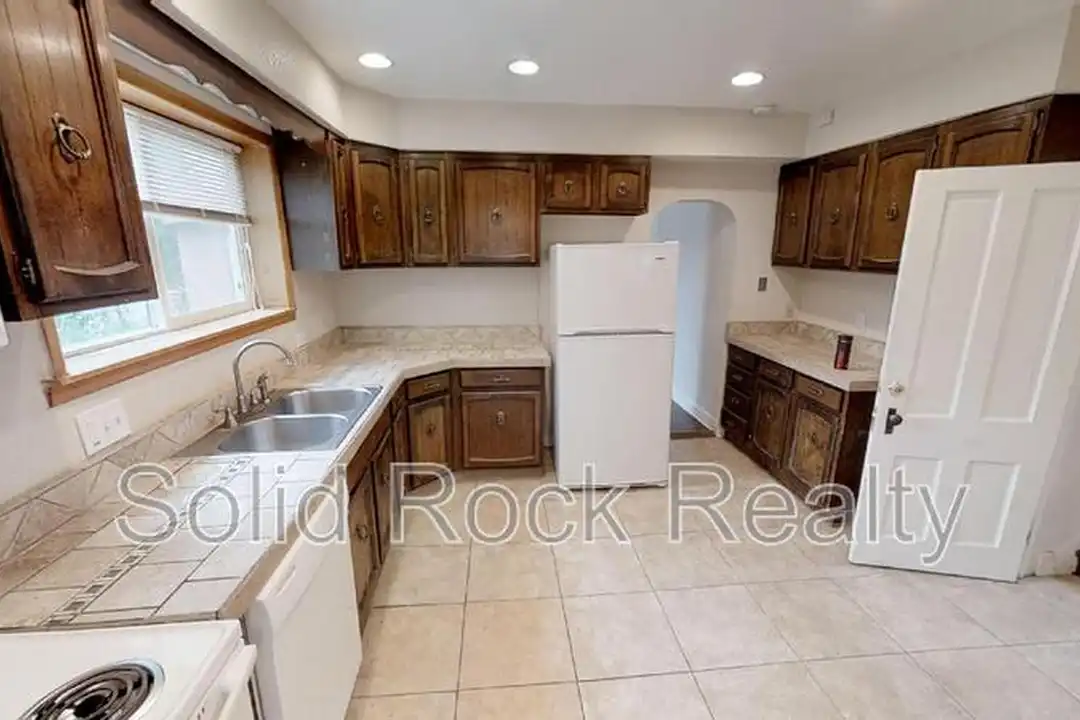 2436 E Monument St - View 2