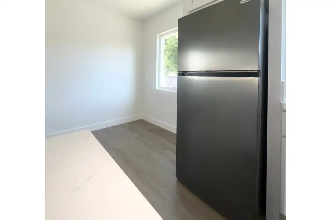 10018 Foster Rd - View 4