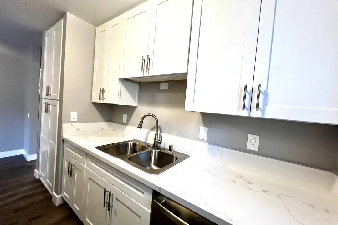 4424 47th St unit 1 - View 2