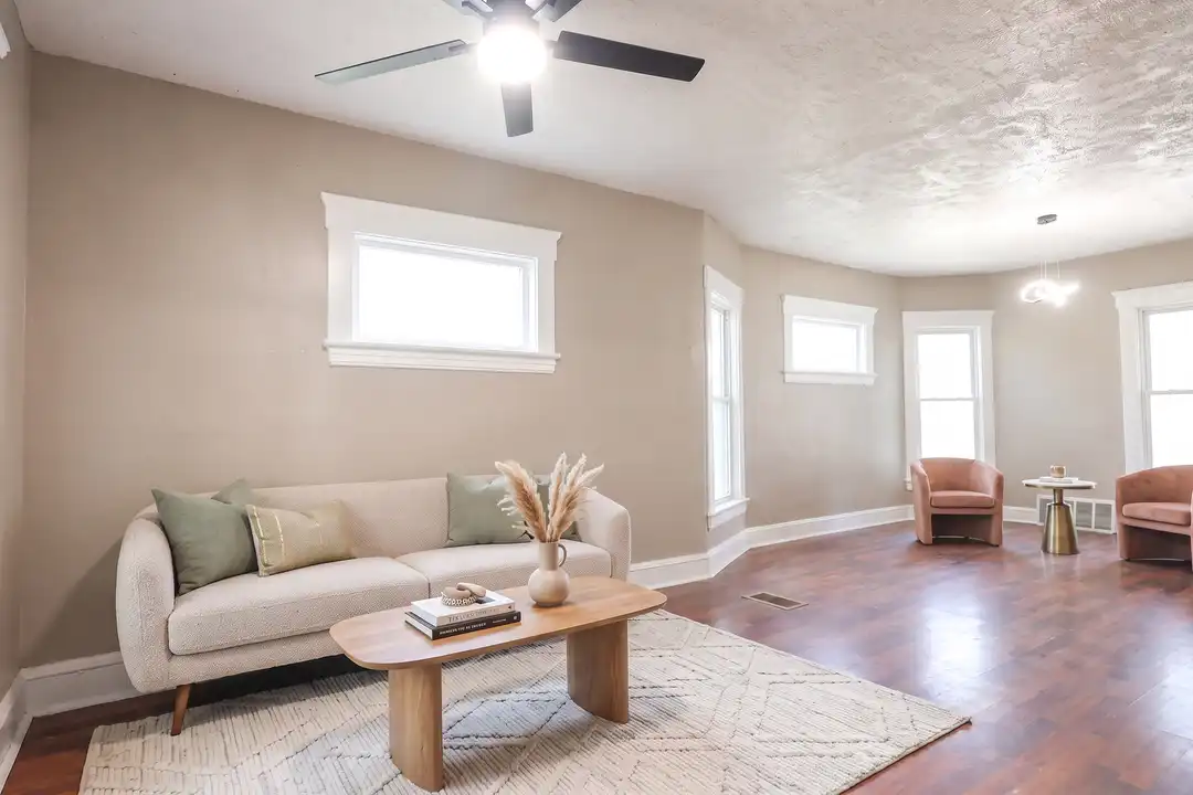 3643 W 39th St – photo 1