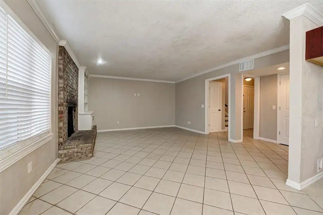 6417 NW 63rd St unit 1 - View 2