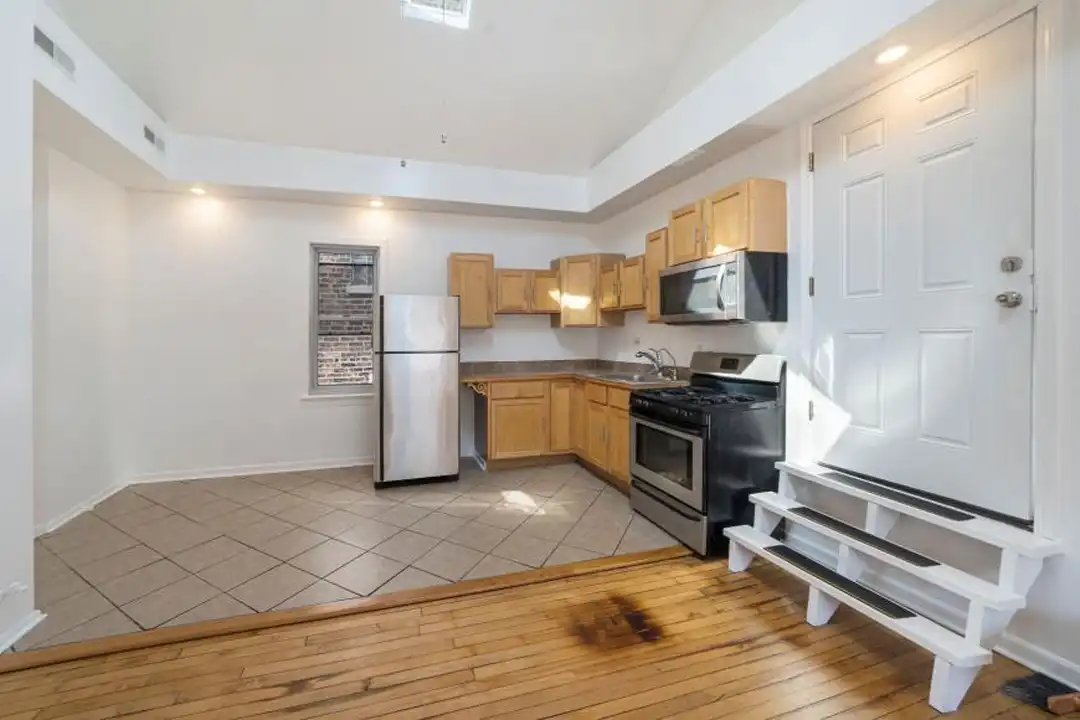 1911 S May St - View 3
