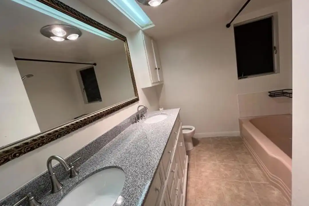 5154 Crown Ave - More