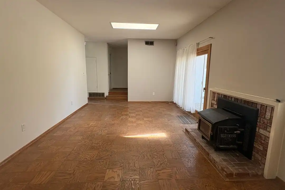 House in Sacramento, College/Glen - View 4