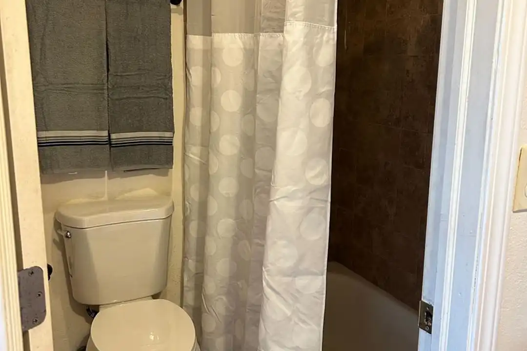 1123 W 2150 S - View 4