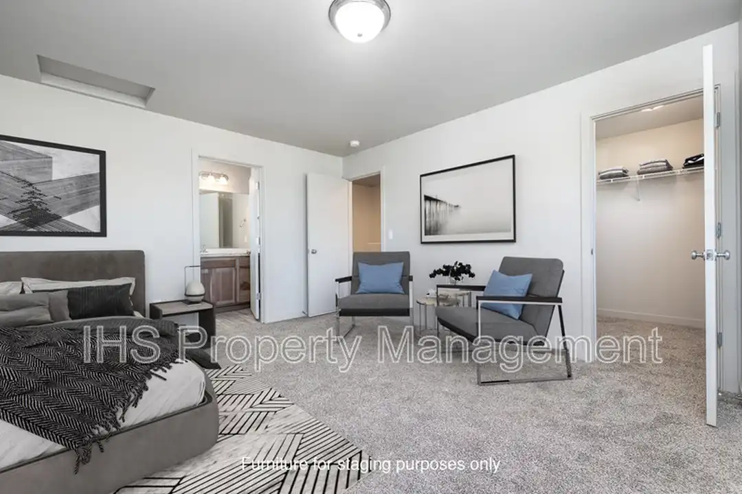 Apartment in Pasco - More