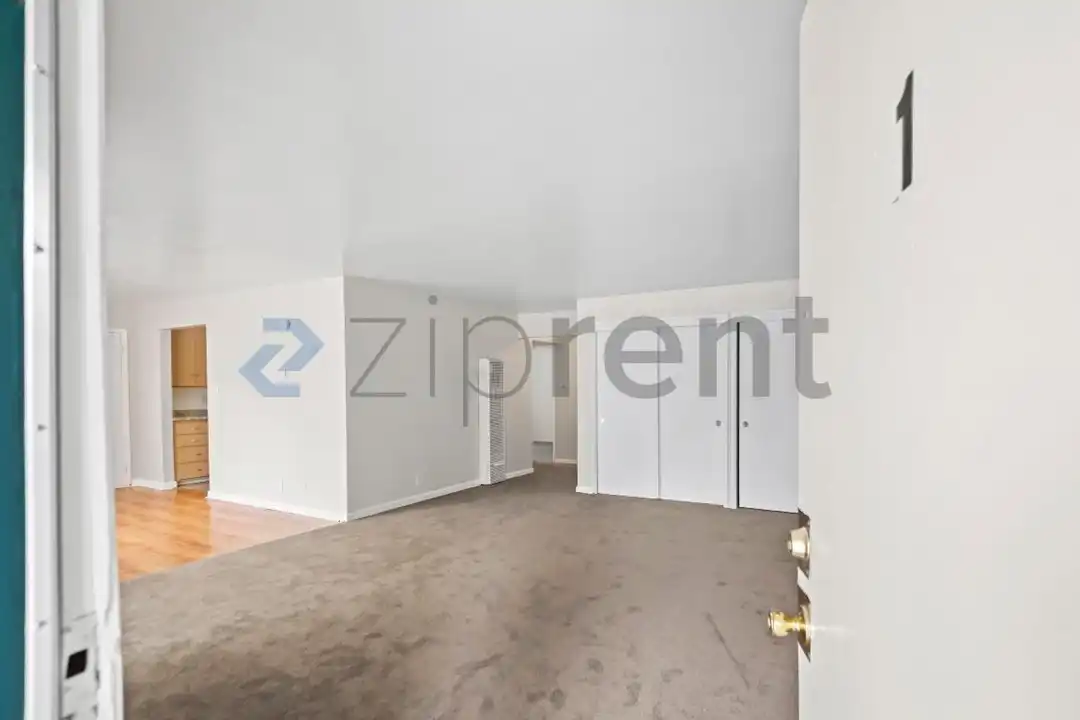 Apartment in Concord - View 4