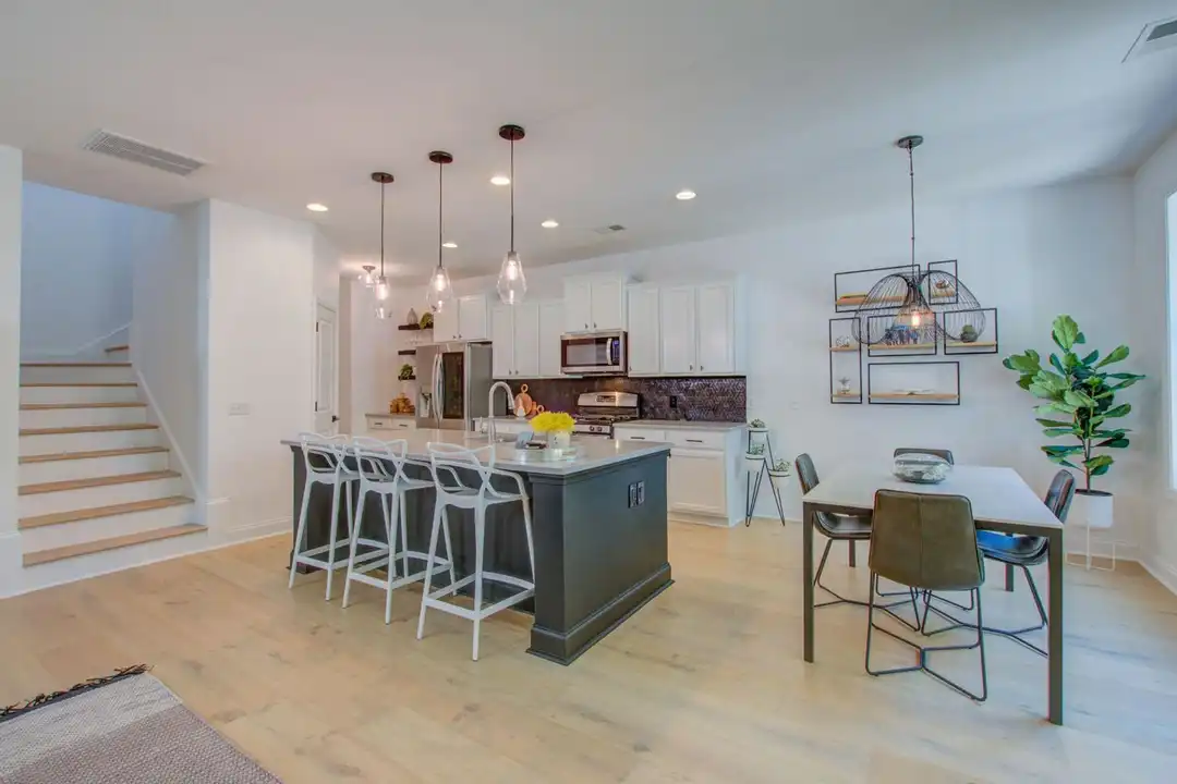 2137 Oyster Reef Ln - More